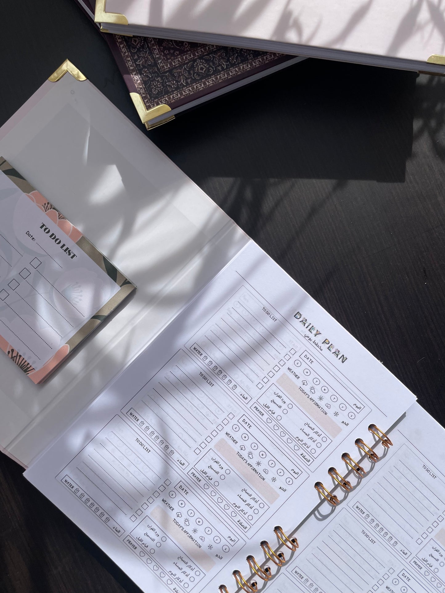 Planner Portfolio - Burgandy rug
