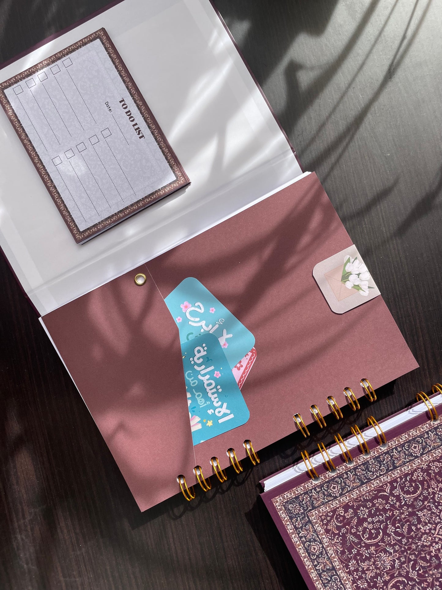 Planner Portfolio - Burgandy rug